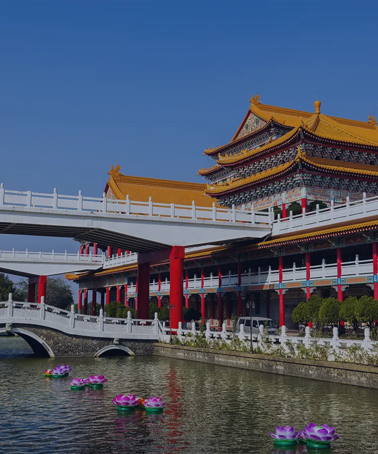 最新流行スポットから穴場のローカルエリアまで<area_name>在住のプライベートガイドと特別な旅をしよう。