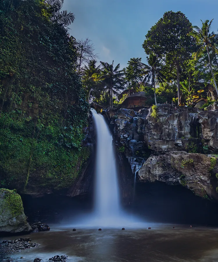 最新流行スポットから穴場のローカルエリアまで<area_name>在住のプライベートガイドと特別な旅をしよう。