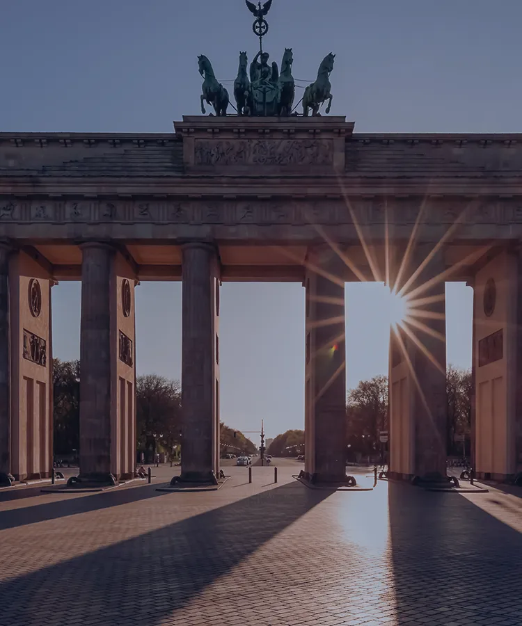 最新流行スポットから穴場のローカルエリアまで<area_name>在住のプライベートガイドと特別な旅をしよう。