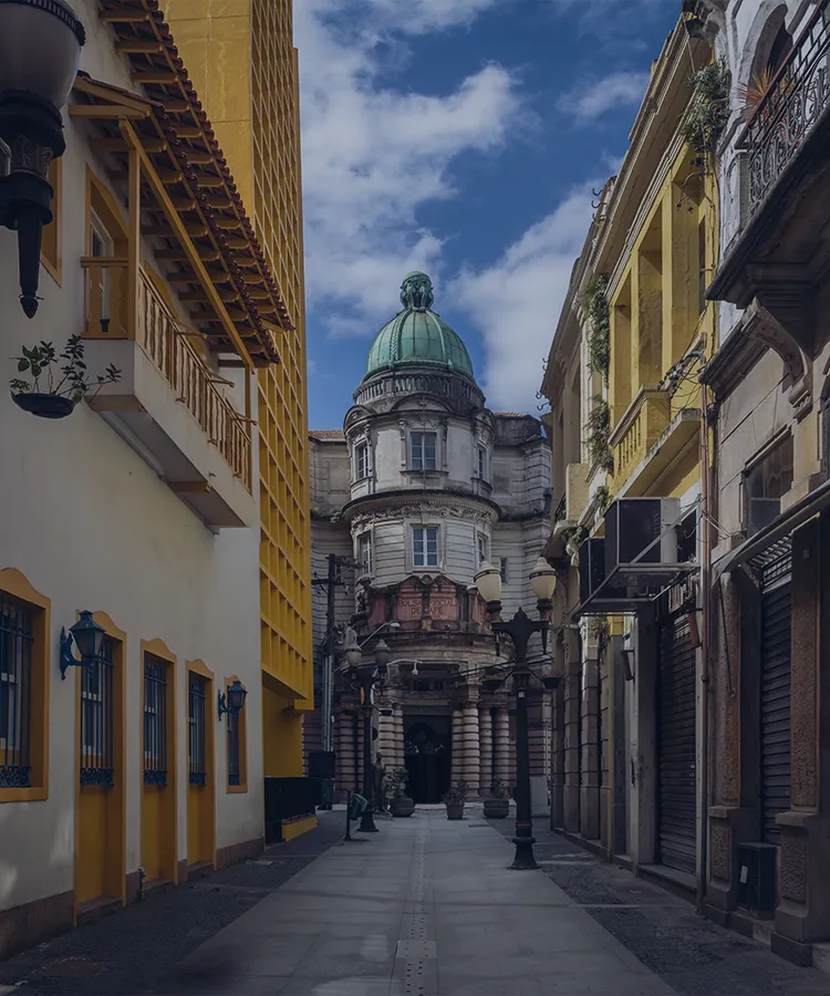 最新流行スポットから穴場のローカルエリアまで<area_name>在住のプライベートガイドと特別な旅をしよう。