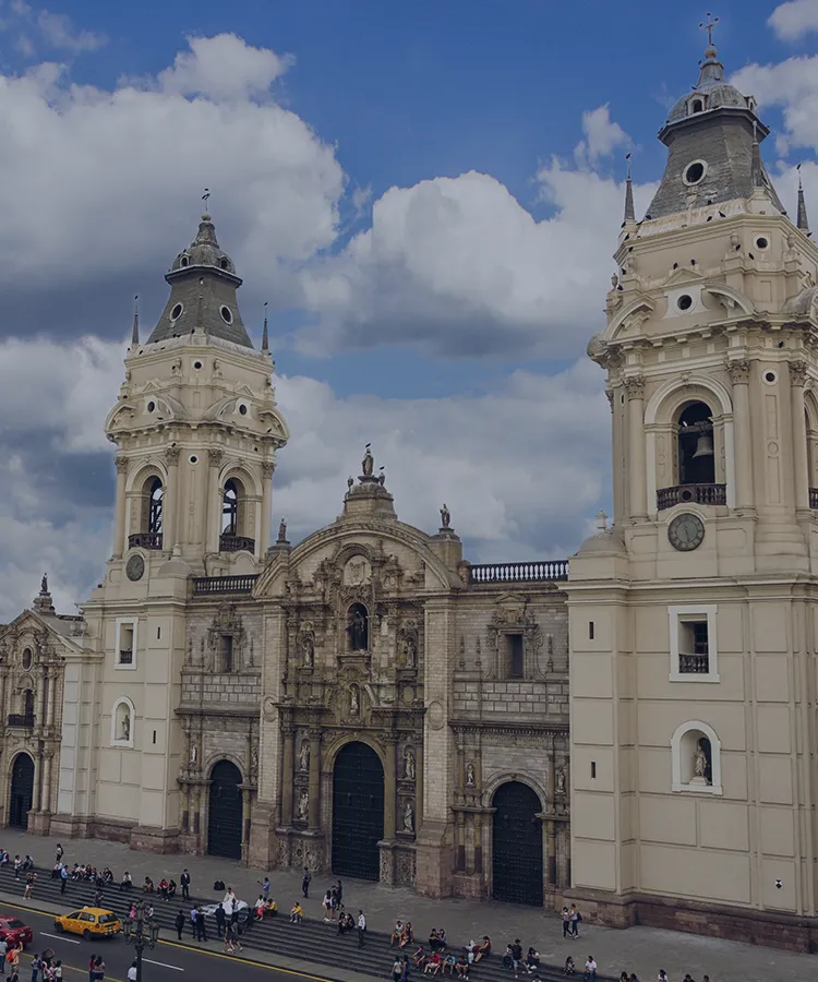 最新流行スポットから穴場のローカルエリアまで<area_name>在住のプライベートガイドと特別な旅をしよう。