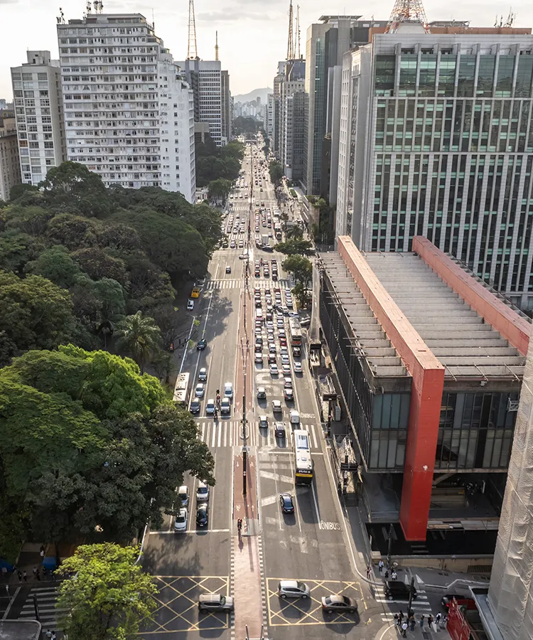 最新流行スポットから穴場のローカルエリアまで<area_name>在住のパートナーと特別な旅をしよう。